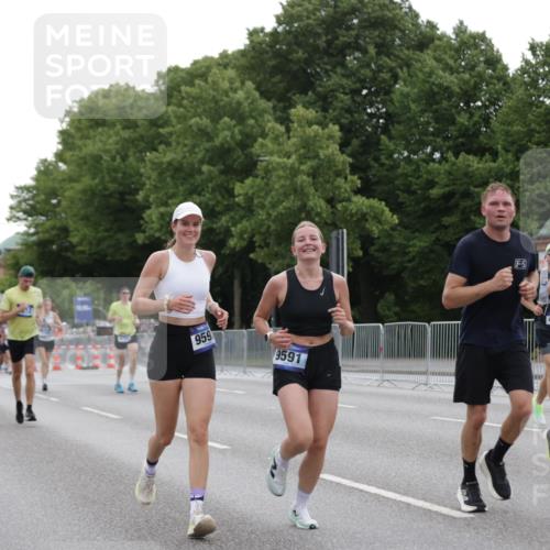 29.06.2025 - hella hamburg halbmarathon Jannik Wohlers http://msf.ph/oto/8262182 29.06.2025 10:32:55 Lombardsbrücke 1764, 1995, 2038, 2054, 2085, 2838, 3341, 3812, 4164, 4445, 5180, 5581, 5917, 6773, 7705, 8595, 9289, 9591, 9592, 9750, 9780, 11229, 11713, 11826, 12039, 12812, 12813, 13339, 14085, 15091, 15815, 15885, 15964, 16246, 16270, 16391, 17135, 18742, 18743, 18951 meine-sportfotos.de