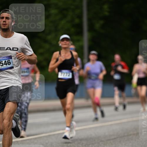 29.06.2025 - hella hamburg halbmarathon Dr. Thomas Lammeyer http://msf.ph/oto/8262261 29.06.2025 10:35:18 Kennedybrücke 1059, 1097, 1472, 1547, 1979, 2414, 2754, 2755, 2914, 3281, 3443, 4561, 4817, 5437, 5943, 6057, 6078, 6195, 6546, 6616, 6640, 6725, 6787, 7120, 7604, 7772, 8050, 8812, 8941, 10148, 10586 meine-sportfotos.de