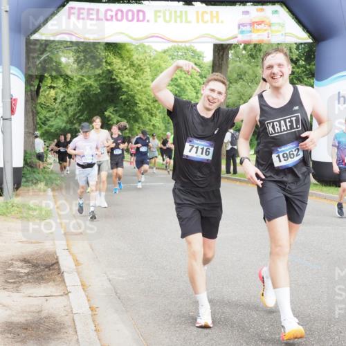 29.06.2025 - hella hamburg halbmarathon MichiJ http://msf.ph/oto/8262263 29.06.2025 10:30:05 Zwischen KM18-KM19 1631, 1962, 4871, 5387, 5436, 6721, 7116, 9547, 12434, 17177, 18004, 18491 meine-sportfotos.de