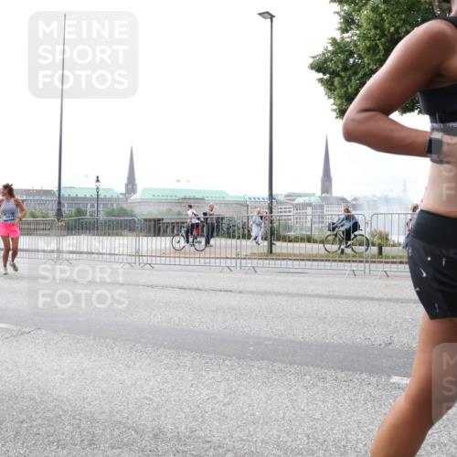 29.06.2025 - hella hamburg halbmarathon Lena Gebhardt http://msf.ph/oto/8262267 29.06.2025 10:34:30 Lombardsbrücke 1025, 1672, 2023, 2265, 2412, 2464, 2496, 2510, 2511, 2526, 2801, 2933, 3130, 3145, 3420, 3829, 3848, 4540, 4824, 4826, 5453, 5609, 6034, 6105, 6171, 6329, 6571, 6574, 6843, 7020, 7324, 7329, 7386, 7644, 7733, 8277, 8349, 8705, 8965, 9122, 9164, 9379, 9448, 9514, 10335, 10360, 10564, 10674, 11122, 11245, 11872, 12164, 12382, 13957, 15477, 16238, 16311, 16390, 16682, 16919, 17230, 18158, 18941 meine-sportfotos.de