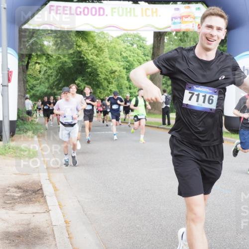29.06.2025 - hella hamburg halbmarathon MichiJ http://msf.ph/oto/8262342 29.06.2025 10:30:05 Zwischen KM18-KM19 1631, 1962, 4871, 5387, 5436, 6721, 7116, 9547, 12434, 17177, 18004, 18491 meine-sportfotos.de