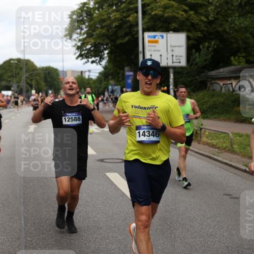 29.06.2025 - hella hamburg halbmarathon Yannick Fuchs http://msf.ph/oto/8262366 29.06.2025 10:36:28 20KM 1169, 1256, 1441, 1512, 1763, 1962, 2675, 5682, 5690, 5987, 6593, 6639, 7092, 7105, 7116, 8694, 9365, 10415, 11417, 12588, 13196, 13714, 14275, 14346, 15521, 15623, 15654, 15846, 15935, 16084, 16281, 17159, 17182, 17926, 18772, 19046 meine-sportfotos.de