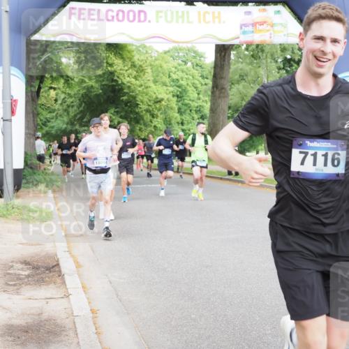 29.06.2025 - hella hamburg halbmarathon MichiJ http://msf.ph/oto/8262368 29.06.2025 10:30:05 Zwischen KM18-KM19 1631, 1962, 4871, 5387, 5436, 6721, 7116, 9547, 12434, 17177, 18004, 18491 meine-sportfotos.de