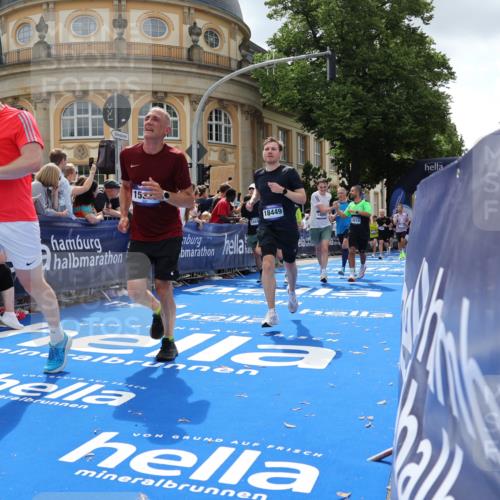 29.06.2025 - hella hamburg halbmarathon Strokosch-Dieckow http://msf.ph/oto/8262402 29.06.2025 10:43:42 Ziel 1976, 3116, 3437, 4318, 5692, 6903, 6991, 7185, 9114, 9159, 9374, 11153, 11778, 11848, 13421, 13897, 13996, 14201, 14210, 14690, 15328, 15512, 15932, 16062, 16105, 17912, 18449, 18650, 19090 meine-sportfotos.de