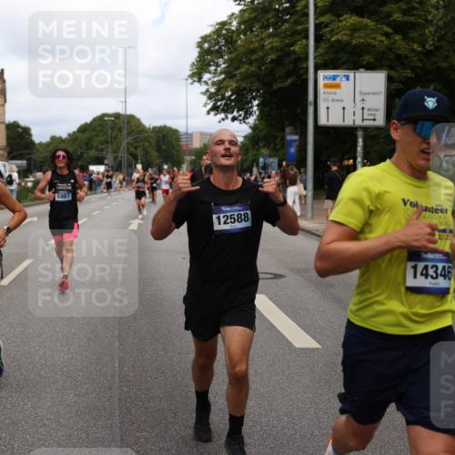 29.06.2025 - hella hamburg halbmarathon Yannick Fuchs http://msf.ph/oto/8262418 29.06.2025 10:36:28 20KM 1169, 1256, 1441, 1512, 1763, 1962, 2675, 5682, 5690, 5987, 6593, 6639, 7092, 7105, 7116, 8694, 9365, 10415, 11417, 12588, 13196, 13714, 14275, 14346, 15521, 15623, 15654, 15846, 15935, 16084, 16281, 17159, 17182, 17926, 18772, 19046 meine-sportfotos.de