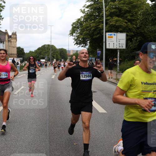 29.06.2025 - hella hamburg halbmarathon Yannick Fuchs http://msf.ph/oto/8262462 29.06.2025 10:36:28 20KM 1169, 1256, 1441, 1512, 1763, 1962, 2675, 5682, 5690, 5987, 6593, 6639, 7092, 7105, 7116, 8694, 9365, 10415, 11417, 12588, 13196, 13714, 14275, 14346, 15521, 15623, 15654, 15846, 15935, 16084, 16281, 17159, 17182, 17926, 18772, 19046 meine-sportfotos.de