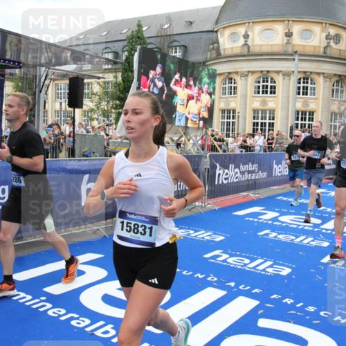 29.06.2025 - hella hamburg halbmarathon Michael Strokosch http://msf.ph/oto/8262468 29.06.2025 10:51:50 Ziel 2396, 6286, 7224, 8710, 8819, 9793, 9959, 12224, 15427, 15727, 15831, 15899, 16907, 17682, 19053, 19137 meine-sportfotos.de