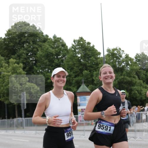 29.06.2025 - hella hamburg halbmarathon Jannik Wohlers http://msf.ph/oto/8262473 29.06.2025 10:32:57 Lombardsbrücke 1764, 1995, 2038, 2054, 2085, 2838, 3341, 3812, 4164, 4445, 5180, 6773, 7705, 8595, 8891, 9258, 9289, 9591, 9592, 9750, 9780, 11229, 11713, 11826, 12812, 12813, 13339, 14085, 15091, 15367, 15815, 15885, 15964, 16246, 16270, 16391, 17135, 18951 meine-sportfotos.de