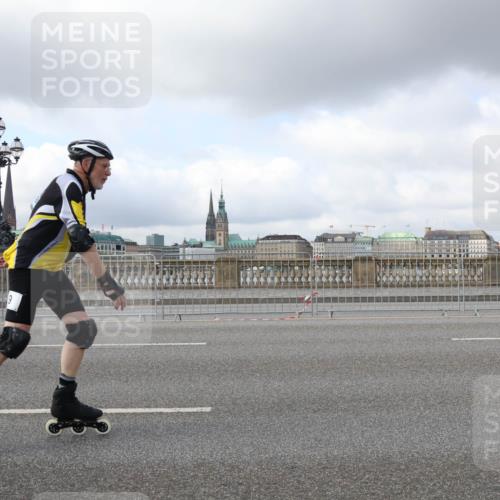 29.06.2025 - hella hamburg halbmarathon Lena Gebhardt http://msf.ph/oto/8262479 29.06.2025 09:03:47 Lombardsbrücke  meine-sportfotos.de
