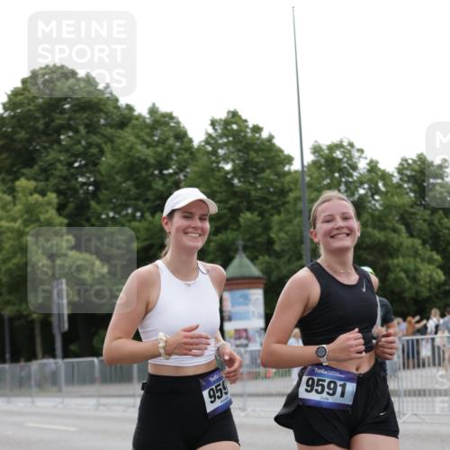 29.06.2025 - hella hamburg halbmarathon Jannik Wohlers http://msf.ph/oto/8262493 29.06.2025 10:32:57 Lombardsbrücke 1764, 1995, 2038, 2054, 2085, 2838, 3341, 3812, 4164, 4445, 5180, 6773, 7705, 8595, 8891, 9258, 9289, 9591, 9592, 9750, 9780, 11229, 11713, 11826, 12812, 12813, 13339, 14085, 15091, 15367, 15815, 15885, 15964, 16246, 16270, 16391, 17135, 18951 meine-sportfotos.de