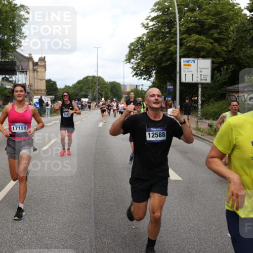 29.06.2025 - hella hamburg halbmarathon Yannick Fuchs http://msf.ph/oto/8262508 29.06.2025 10:36:28 20KM 1169, 1256, 1441, 1512, 1763, 1962, 2675, 5682, 5690, 5987, 6593, 6639, 7092, 7105, 7116, 8694, 9365, 10415, 11417, 12588, 13196, 13714, 14275, 14346, 15521, 15623, 15654, 15846, 15935, 16084, 16281, 17159, 17182, 17926, 18772, 19046 meine-sportfotos.de