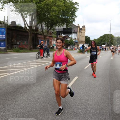 29.06.2025 - hella hamburg halbmarathon Yannick Fuchs http://msf.ph/oto/8262548 29.06.2025 10:36:29 20KM 1169, 1256, 1441, 1512, 1763, 1903, 1962, 2675, 5682, 5690, 5987, 6593, 6639, 7092, 7105, 7116, 7363, 8694, 9365, 10415, 11417, 12588, 13196, 13714, 14275, 14346, 15521, 15623, 15654, 15846, 15935, 16084, 16281, 17159, 17182, 17637, 17926, 18772, 19046 meine-sportfotos.de