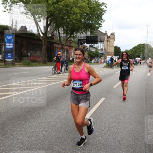 29.06.2025 - hella hamburg halbmarathon Yannick Fuchs http://msf.ph/oto/8262563 29.06.2025 10:36:29 20KM 1169, 1256, 1441, 1512, 1763, 1903, 1962, 2675, 5682, 5690, 5987, 6593, 6639, 7092, 7105, 7116, 7363, 8694, 9365, 10415, 11417, 12588, 13196, 13714, 14275, 14346, 15521, 15623, 15654, 15846, 15935, 16084, 16281, 17159, 17182, 17637, 17926, 18772, 19046 meine-sportfotos.de