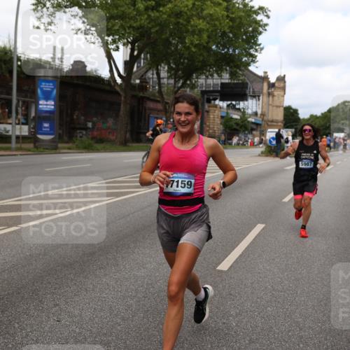 29.06.2025 - hella hamburg halbmarathon Yannick Fuchs http://msf.ph/oto/8262627 29.06.2025 10:36:29 20KM 1169, 1256, 1441, 1512, 1763, 1903, 1962, 2675, 5682, 5690, 5987, 6593, 6639, 7092, 7105, 7116, 7363, 8694, 9365, 10415, 11417, 12588, 13196, 13714, 14275, 14346, 15521, 15623, 15654, 15846, 15935, 16084, 16281, 17159, 17182, 17637, 17926, 18772, 19046 meine-sportfotos.de
