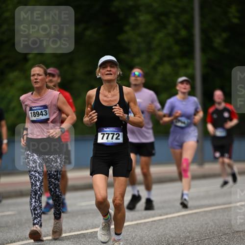29.06.2025 - hella hamburg halbmarathon Dr. Thomas Lammeyer http://msf.ph/oto/8262630 29.06.2025 10:35:19 Kennedybrücke 1097, 1547, 1979, 2414, 2754, 2755, 2914, 3281, 3443, 4561, 4817, 5437, 5943, 6057, 6078, 6195, 6546, 6616, 6640, 6725, 6787, 7120, 7604, 7772, 8050, 8812, 8941, 10148, 10586 meine-sportfotos.de