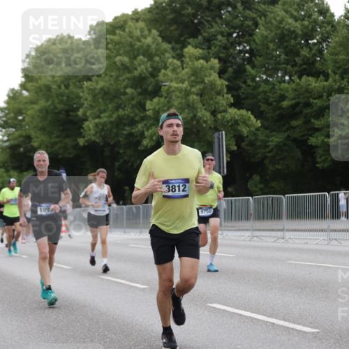 29.06.2025 - hella hamburg halbmarathon Jannik Wohlers http://msf.ph/oto/8262685 29.06.2025 10:32:59 Lombardsbrücke 1764, 1995, 2038, 2054, 2085, 2838, 3341, 3812, 4164, 4445, 6773, 7705, 8595, 8891, 9258, 9289, 9591, 9592, 9750, 9780, 11713, 11826, 13339, 15072, 15091, 15367, 15815, 15964, 16246, 16270, 16391, 17135 meine-sportfotos.de