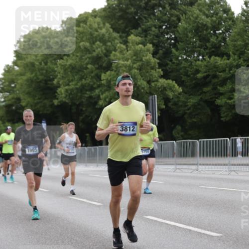 29.06.2025 - hella hamburg halbmarathon Jannik Wohlers http://msf.ph/oto/8262707 29.06.2025 10:32:59 Lombardsbrücke 1764, 1995, 2038, 2054, 2085, 2838, 3341, 3812, 4164, 4445, 6773, 7705, 8595, 8891, 9258, 9289, 9591, 9592, 9750, 9780, 11713, 11826, 13339, 15072, 15091, 15367, 15815, 15964, 16246, 16270, 16391, 17135 meine-sportfotos.de