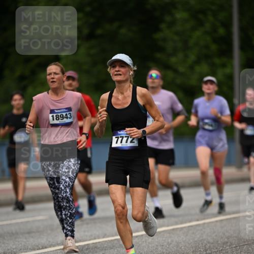 29.06.2025 - hella hamburg halbmarathon Dr. Thomas Lammeyer http://msf.ph/oto/8262717 29.06.2025 10:35:19 Kennedybrücke 1097, 1547, 1979, 2414, 2754, 2755, 2914, 3281, 3443, 4561, 4817, 5437, 5943, 6057, 6078, 6195, 6546, 6616, 6640, 6725, 6787, 7120, 7604, 7772, 8050, 8812, 8941, 10148, 10586 meine-sportfotos.de