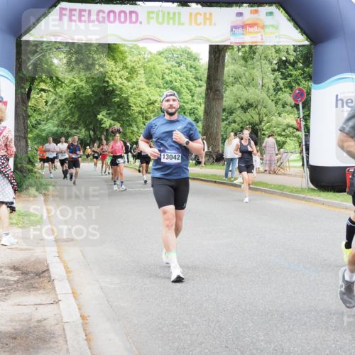 29.06.2025 - hella hamburg halbmarathon MichiJ http://msf.ph/oto/8262754 29.06.2025 10:54:05 Zwischen KM18-KM19 1729, 3062, 3225, 4066, 6453, 8909, 11755, 12005, 12912, 13042, 13732, 13857 meine-sportfotos.de
