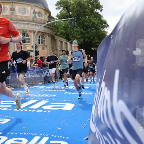29.06.2025 - hella hamburg halbmarathon Strokosch-Dieckow http://msf.ph/oto/8262760 29.06.2025 10:43:48 Ziel 1976, 3437, 3697, 3907, 5624, 5692, 6903, 6991, 7185, 8145, 9043, 9159, 9374, 10493, 11153, 11778, 11809, 11848, 12438, 12966, 13897, 14201, 14210, 14861, 15512, 16062, 16105, 16549, 17376, 17403, 18650, 18678, 19090 meine-sportfotos.de