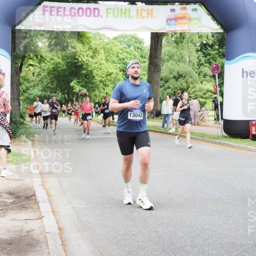29.06.2025 - hella hamburg halbmarathon MichiJ http://msf.ph/oto/8262784 29.06.2025 10:54:06 Zwischen KM18-KM19 1729, 3062, 3225, 4066, 6453, 8909, 12005, 12912, 13042, 13732, 13857 meine-sportfotos.de