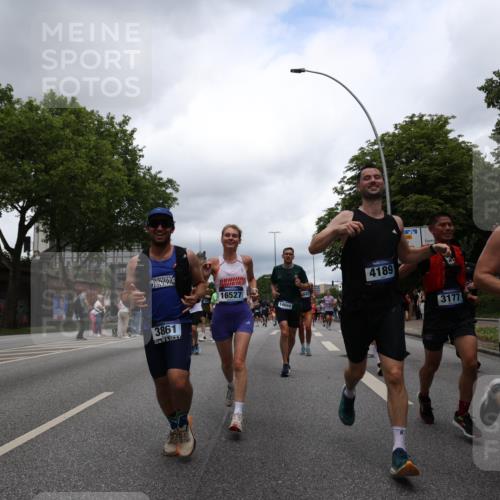 29.06.2025 - hella hamburg halbmarathon Yannick Fuchs http://msf.ph/oto/8262831 29.06.2025 10:48:42 20KM 1125, 1327, 1410, 1496, 1506, 1628, 2119, 2474, 2561, 2771, 2884, 2955, 3041, 3177, 3652, 3791, 3794, 3861, 3945, 4029, 4189, 4231, 4938, 5319, 6082, 6084, 6433, 6443, 6587, 6723, 8449, 8487, 8514, 8698, 8772, 8973, 9012, 9060, 9227, 10191, 10192, 10263, 10368, 10376, 11184, 11333, 11499, 11747, 11797, 11799, 11976, 12186, 12489, 12526, 12961, 13297, 13988, 14036, 14175, 14592, 14638, 14660, 14948, 15389, 15408, 15524, 15879, 16047, 17842, 18380 meine-sportfotos.de