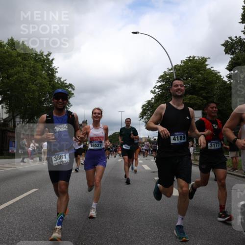 29.06.2025 - hella hamburg halbmarathon Yannick Fuchs http://msf.ph/oto/8262886 29.06.2025 10:48:42 20KM 1125, 1327, 1410, 1496, 1506, 1628, 2119, 2474, 2561, 2771, 2884, 2955, 3041, 3177, 3652, 3791, 3794, 3861, 3945, 4029, 4189, 4231, 4938, 5319, 6082, 6084, 6433, 6443, 6587, 6723, 8449, 8487, 8514, 8698, 8772, 8973, 9012, 9060, 9227, 10191, 10192, 10263, 10368, 10376, 11184, 11333, 11499, 11747, 11797, 11799, 11976, 12186, 12489, 12526, 12961, 13297, 13988, 14036, 14175, 14592, 14638, 14660, 14948, 15389, 15408, 15524, 15879, 16047, 17842, 18380 meine-sportfotos.de
