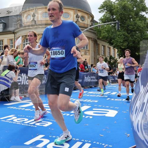 29.06.2025 - hella hamburg halbmarathon Strokosch-Dieckow http://msf.ph/oto/8262898 29.06.2025 10:43:52 Ziel 3437, 3697, 3907, 4981, 5624, 5692, 7185, 8063, 8145, 8900, 9043, 9374, 10493, 10596, 11153, 11778, 11809, 11848, 12438, 12966, 13897, 14861, 15383, 15512, 16062, 16549, 17376, 17403, 18650, 18678 meine-sportfotos.de