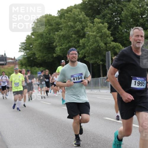 29.06.2025 - hella hamburg halbmarathon Jannik Wohlers http://msf.ph/oto/8262934 29.06.2025 10:33:02 Lombardsbrücke 1764, 1995, 2085, 2776, 2838, 3341, 3812, 4164, 4445, 6773, 6999, 7705, 8021, 8891, 9234, 9258, 9591, 9592, 9750, 9780, 11811, 11826, 11928, 13339, 13375, 14451, 15044, 15072, 15367, 15964, 16270, 17135 meine-sportfotos.de
