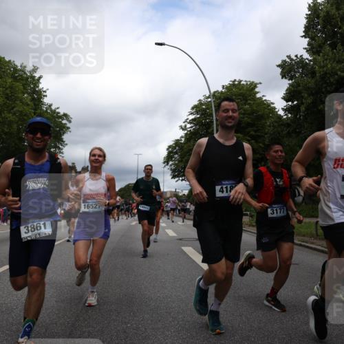 29.06.2025 - hella hamburg halbmarathon Yannick Fuchs http://msf.ph/oto/8262946 29.06.2025 10:48:42 20KM 1125, 1327, 1410, 1496, 1506, 1628, 2119, 2474, 2561, 2771, 2884, 2955, 3041, 3177, 3652, 3791, 3794, 3861, 3945, 4029, 4189, 4231, 4938, 5319, 6082, 6084, 6433, 6443, 6587, 6723, 8449, 8487, 8514, 8698, 8772, 8973, 9012, 9060, 9227, 10191, 10192, 10263, 10368, 10376, 11184, 11333, 11499, 11747, 11797, 11799, 11976, 12186, 12489, 12526, 12961, 13297, 13988, 14036, 14175, 14592, 14638, 14660, 14948, 15389, 15408, 15524, 15879, 16047, 17842, 18380 meine-sportfotos.de