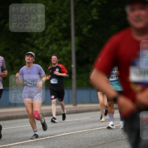 29.06.2025 - hella hamburg halbmarathon Dr. Thomas Lammeyer http://msf.ph/oto/8262972 29.06.2025 10:35:20 Kennedybrücke 1097, 1547, 1979, 2414, 2754, 2755, 2914, 3281, 3424, 3443, 4561, 4817, 5437, 5943, 6057, 6078, 6195, 6546, 6616, 6640, 6725, 6787, 7120, 7604, 7772, 8050, 8812, 8941, 9183, 10148, 10586 meine-sportfotos.de