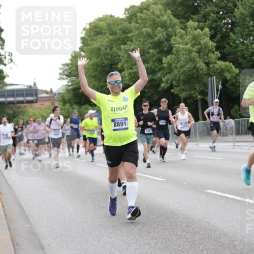 29.06.2025 - hella hamburg halbmarathon Jannik Wohlers http://msf.ph/oto/8262986 29.06.2025 10:33:04 Lombardsbrücke 1995, 2776, 2838, 3341, 3812, 4164, 4445, 6999, 7705, 8021, 8282, 8891, 9234, 9258, 9438, 9591, 9592, 9750, 9780, 9799, 11453, 11546, 11811, 11928, 12237, 12238, 12855, 13375, 13601, 14451, 15044, 15072, 15367, 15964, 16270, 17135 meine-sportfotos.de