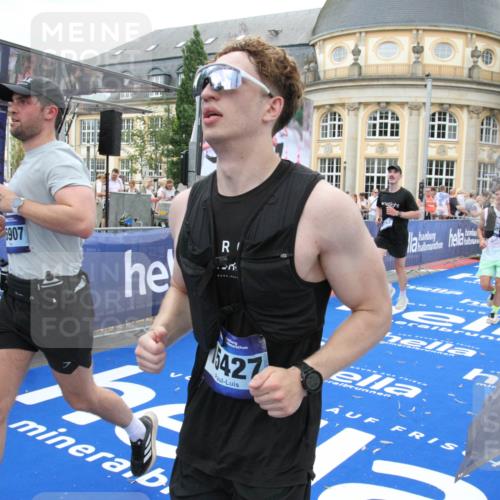29.06.2025 - hella hamburg halbmarathon Michael Strokosch http://msf.ph/oto/8263025 29.06.2025 10:51:55 Ziel 2396, 2818, 2823, 2880, 4297, 5102, 8710, 8856, 9793, 9959, 12224, 13799, 15427, 15690, 16907, 17815, 17962, 19137 meine-sportfotos.de