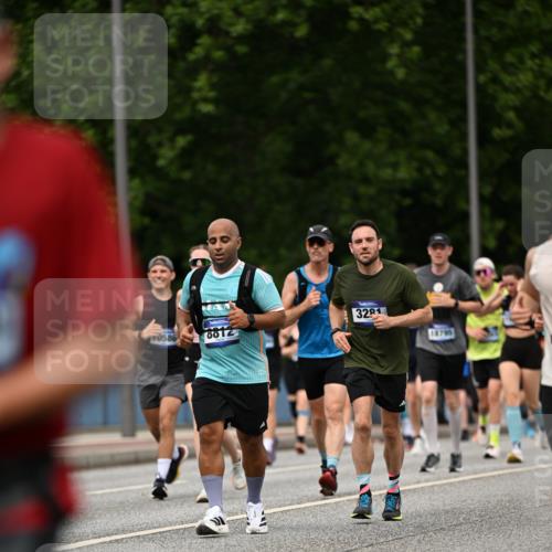 29.06.2025 - hella hamburg halbmarathon Dr. Thomas Lammeyer http://msf.ph/oto/8263030 29.06.2025 10:35:21 Kennedybrücke 1097, 1547, 1979, 2414, 2754, 2755, 2914, 3281, 3424, 3443, 4561, 4817, 5437, 5943, 6057, 6078, 6195, 6546, 6616, 6640, 6725, 6787, 7120, 7604, 7772, 8050, 8812, 8941, 9183, 10148, 10586 meine-sportfotos.de