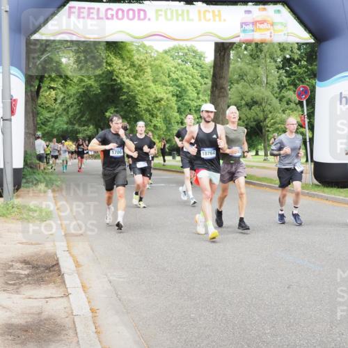 29.06.2025 - hella hamburg halbmarathon MichiJ http://msf.ph/oto/8263033 29.06.2025 10:30:10 Zwischen KM18-KM19 1570, 1700, 4823, 6550, 6721, 7035, 7116, 7432, 9547, 11417, 15247, 15521, 15623, 17177, 18004, 18772 meine-sportfotos.de