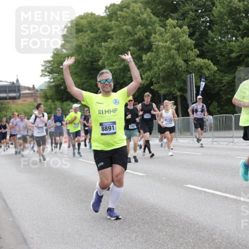 29.06.2025 - hella hamburg halbmarathon Jannik Wohlers http://msf.ph/oto/8263084 29.06.2025 10:33:05 Lombardsbrücke 1995, 2776, 2838, 3341, 3812, 4164, 4361, 4445, 4449, 5075, 6109, 6999, 7705, 8021, 8282, 8891, 9234, 9258, 9438, 9591, 9592, 9750, 9780, 9799, 11453, 11546, 11811, 11928, 12237, 12238, 12855, 13375, 13601, 14451, 15044, 15072, 15367, 15964 meine-sportfotos.de