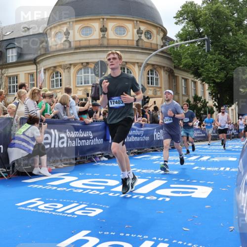 29.06.2025 - hella hamburg halbmarathon Strokosch-Dieckow http://msf.ph/oto/8263094 29.06.2025 10:43:57 Ziel 1558, 2816, 3697, 3907, 4981, 5624, 6705, 8063, 8145, 8900, 9043, 9081, 10493, 10596, 11346, 11809, 12438, 12966, 13123, 14861, 15383, 16549, 16697, 17376, 17403, 17516, 17977, 18004, 18678 meine-sportfotos.de