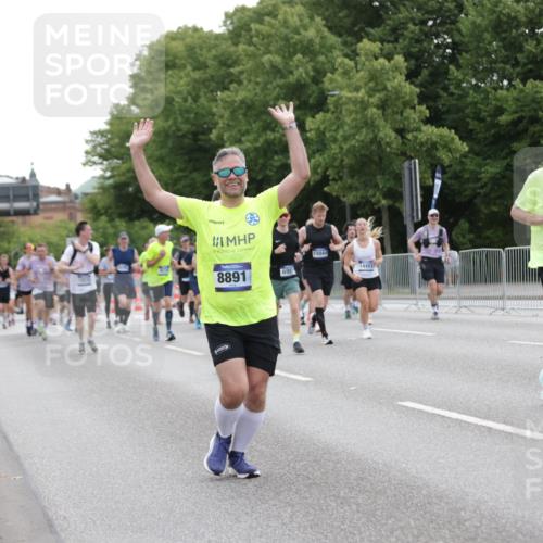 29.06.2025 - hella hamburg halbmarathon Jannik Wohlers http://msf.ph/oto/8263140 29.06.2025 10:33:05 Lombardsbrücke 1995, 2776, 2838, 3341, 3812, 4164, 4361, 4445, 4449, 5075, 6109, 6999, 7705, 8021, 8282, 8891, 9234, 9258, 9438, 9591, 9592, 9750, 9780, 9799, 11453, 11546, 11811, 11928, 12237, 12238, 12855, 13375, 13601, 14451, 15044, 15072, 15367, 15964 meine-sportfotos.de