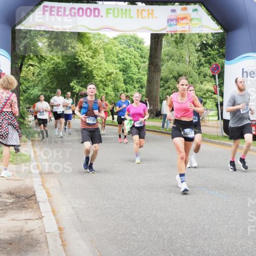 29.06.2025 - hella hamburg halbmarathon MichiJ http://msf.ph/oto/8263169 29.06.2025 10:54:10 Zwischen KM18-KM19 1729, 2628, 5605, 8398, 9007, 12912, 13042, 13732, 13857, 17787 meine-sportfotos.de