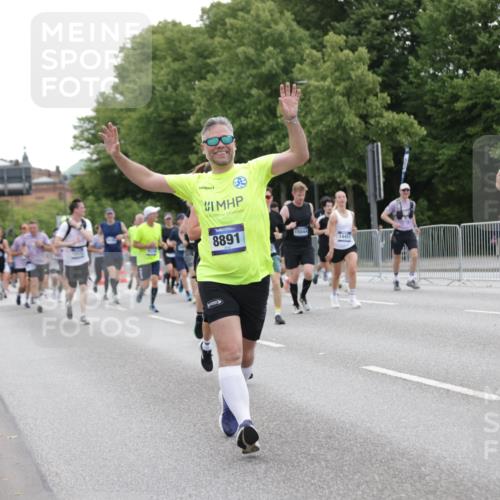29.06.2025 - hella hamburg halbmarathon Jannik Wohlers http://msf.ph/oto/8263175 29.06.2025 10:33:05 Lombardsbrücke 1995, 2776, 2838, 3341, 3812, 4164, 4361, 4445, 4449, 5075, 6109, 6999, 7705, 8021, 8282, 8891, 9234, 9258, 9438, 9591, 9592, 9750, 9780, 9799, 11453, 11546, 11811, 11928, 12237, 12238, 12855, 13375, 13601, 14451, 15044, 15072, 15367, 15964 meine-sportfotos.de