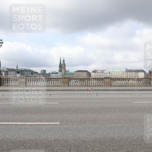 29.06.2025 - hella hamburg halbmarathon Lena Gebhardt http://msf.ph/oto/8263188 29.06.2025 09:03:57 Lombardsbrücke  meine-sportfotos.de