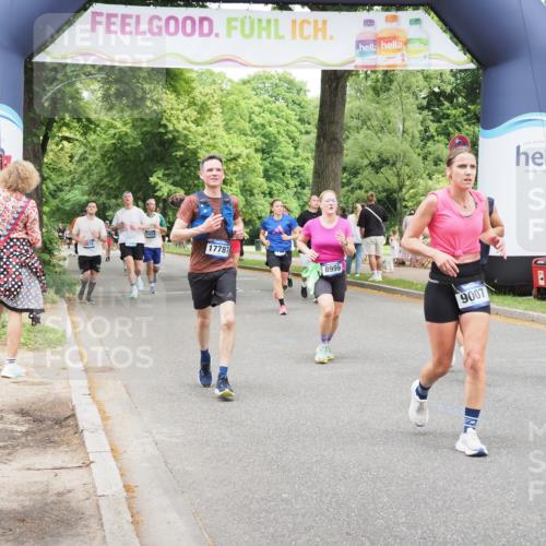 29.06.2025 - hella hamburg halbmarathon MichiJ http://msf.ph/oto/8263217 29.06.2025 10:54:11 Zwischen KM18-KM19 2628, 5605, 8398, 8999, 9007, 10196, 12912, 13042, 13857, 15993, 17787 meine-sportfotos.de