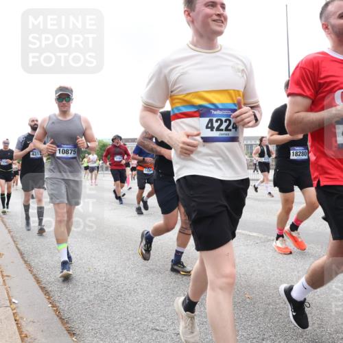 29.06.2025 - hella hamburg halbmarathon Lena Gebhardt http://msf.ph/oto/8263218 29.06.2025 10:46:05 Lombardsbrücke 1004, 1033, 1085, 1100, 1104, 1421, 1426, 1429, 1465, 1532, 1555, 1854, 1867, 1868, 1983, 2398, 2423, 2500, 2522, 2550, 2773, 2813, 2917, 2951, 2954, 2965, 3410, 4104, 4119, 4223, 4317, 4388, 4572, 5044, 5635, 5697, 5703, 5769, 5770, 5854, 5892, 6068, 6133, 6333, 6392, 6623, 7268, 7356, 7364, 7368, 7374, 7605, 7894, 7960, 7983, 8047, 8700, 9120, 9121, 9129, 9337, 9426, 9445, 10153, 10327, 10329, 10367, 10511, 11358, 11361, 11876, 11910, 12298, 12333, 12507, 12522 meine-sportfotos.de