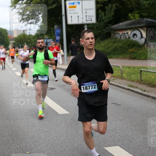 29.06.2025 - hella hamburg halbmarathon Yannick Fuchs http://msf.ph/oto/8263222 29.06.2025 10:36:31 20KM 1169, 1256, 1441, 1512, 1763, 1903, 1962, 2675, 3523, 5682, 5690, 5987, 6593, 6639, 7092, 7105, 7116, 7363, 8694, 9365, 10415, 11417, 12098, 12588, 13196, 13483, 14275, 14346, 15521, 15623, 15654, 15846, 15935, 16281, 17159, 17182, 17637, 17926, 18772, 19046 meine-sportfotos.de