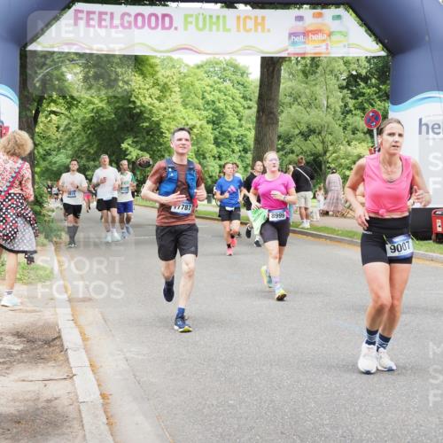 29.06.2025 - hella hamburg halbmarathon MichiJ http://msf.ph/oto/8263230 29.06.2025 10:54:11 Zwischen KM18-KM19 2628, 5605, 8398, 8999, 9007, 10196, 12912, 13042, 13857, 15993, 17787 meine-sportfotos.de
