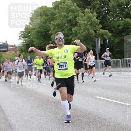 29.06.2025 - hella hamburg halbmarathon Jannik Wohlers http://msf.ph/oto/8263235 29.06.2025 10:33:05 Lombardsbrücke 1995, 2776, 2838, 3341, 3812, 4164, 4361, 4445, 4449, 5075, 6109, 6999, 7705, 8021, 8282, 8891, 9234, 9258, 9438, 9591, 9592, 9750, 9780, 9799, 11453, 11546, 11811, 11928, 12237, 12238, 12855, 13375, 13601, 14451, 15044, 15072, 15367, 15964 meine-sportfotos.de