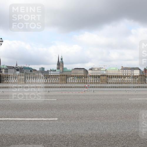 29.06.2025 - hella hamburg halbmarathon Lena Gebhardt http://msf.ph/oto/8263242 29.06.2025 09:03:58 Lombardsbrücke  meine-sportfotos.de