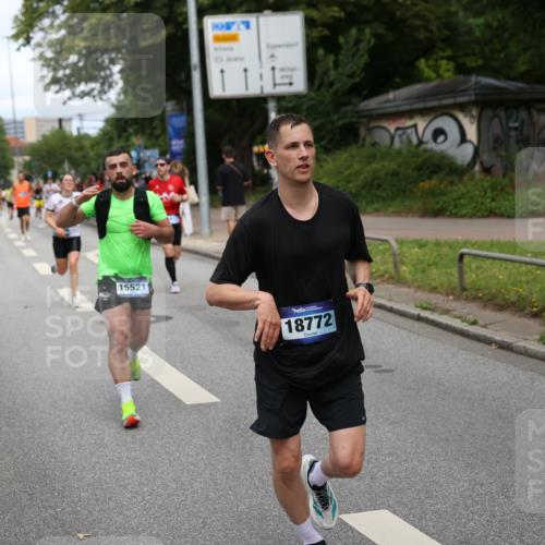 29.06.2025 - hella hamburg halbmarathon Yannick Fuchs http://msf.ph/oto/8263258 29.06.2025 10:36:31 20KM 1169, 1256, 1441, 1512, 1763, 1903, 1962, 2675, 3523, 5682, 5690, 5987, 6593, 6639, 7092, 7105, 7116, 7363, 8694, 9365, 10415, 11417, 12098, 12588, 13196, 13483, 14275, 14346, 15521, 15623, 15654, 15846, 15935, 16281, 17159, 17182, 17637, 17926, 18772, 19046 meine-sportfotos.de