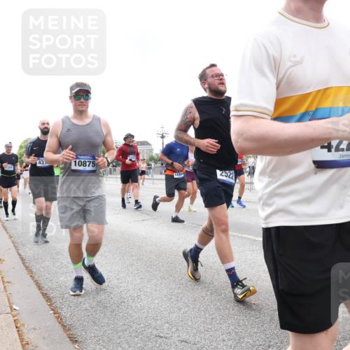 29.06.2025 - hella hamburg halbmarathon Lena Gebhardt http://msf.ph/oto/8263259 29.06.2025 10:46:05 Lombardsbrücke 1004, 1033, 1085, 1100, 1104, 1421, 1426, 1429, 1465, 1532, 1555, 1854, 1867, 1868, 1983, 2398, 2423, 2500, 2522, 2550, 2773, 2813, 2917, 2951, 2954, 2965, 3410, 4104, 4119, 4223, 4317, 4388, 4572, 5044, 5635, 5697, 5703, 5769, 5770, 5854, 5892, 6068, 6133, 6333, 6392, 6623, 7268, 7356, 7364, 7368, 7374, 7605, 7894, 7960, 7983, 8047, 8700, 9120, 9121, 9129, 9337, 9426, 9445, 10153, 10327, 10329, 10367, 10511, 11358, 11361, 11876, 11910, 12298, 12333, 12507, 12522 meine-sportfotos.de