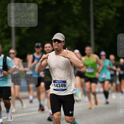 29.06.2025 - hella hamburg halbmarathon Dr. Thomas Lammeyer http://msf.ph/oto/8263268 29.06.2025 10:35:22 Kennedybrücke 1097, 1547, 1979, 2414, 2754, 2755, 2914, 3281, 3424, 3443, 4817, 5437, 5943, 6057, 6078, 6195, 6546, 6616, 6640, 6787, 7120, 7604, 7772, 8050, 8812, 8941, 9183, 10148, 10240, 10586, 11178 meine-sportfotos.de